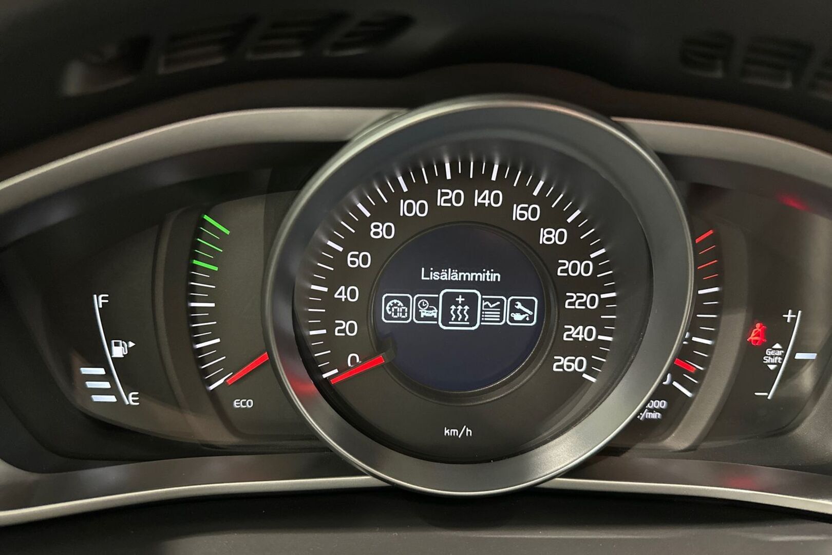 VOLVO V40 2015
