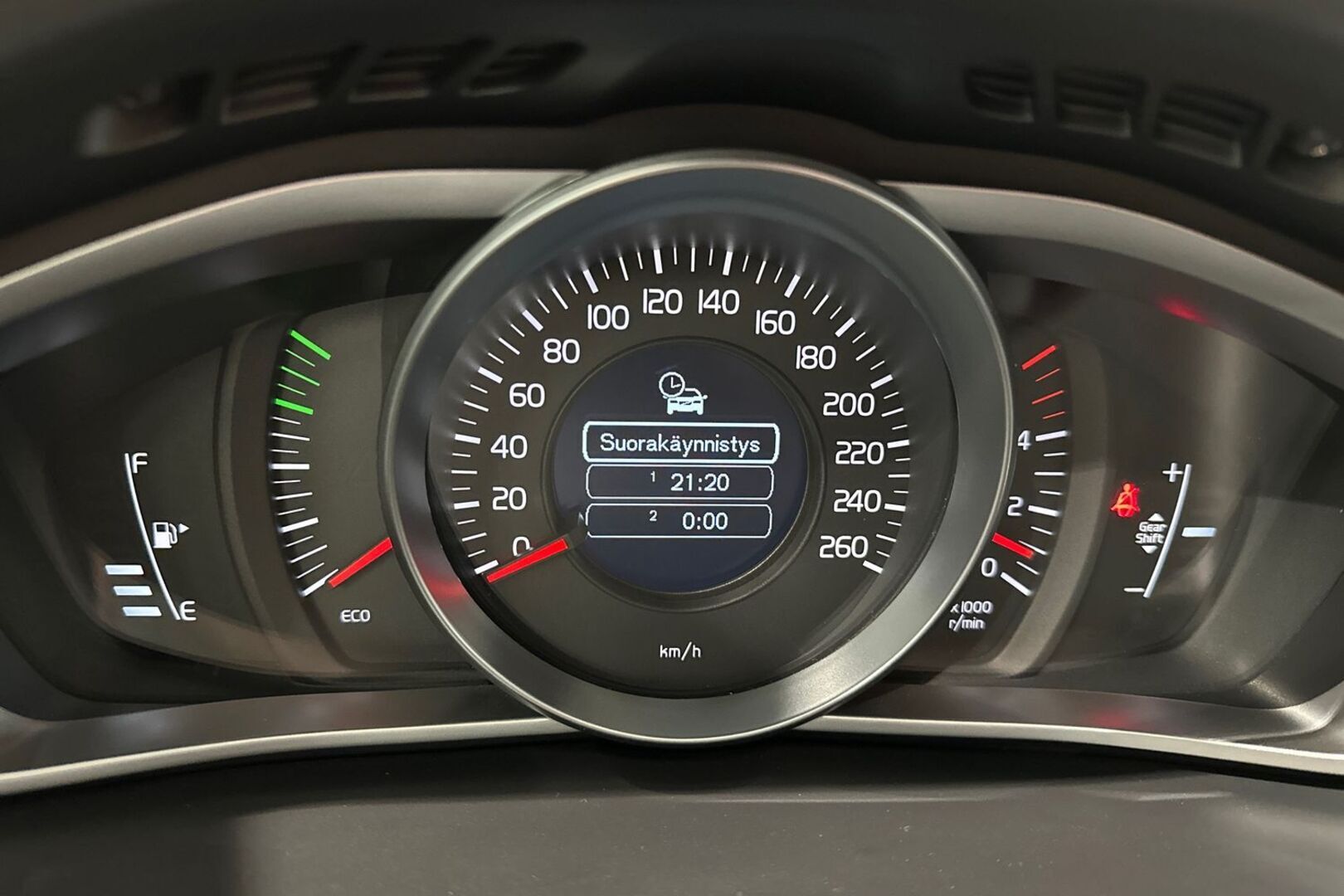 VOLVO V40 2015