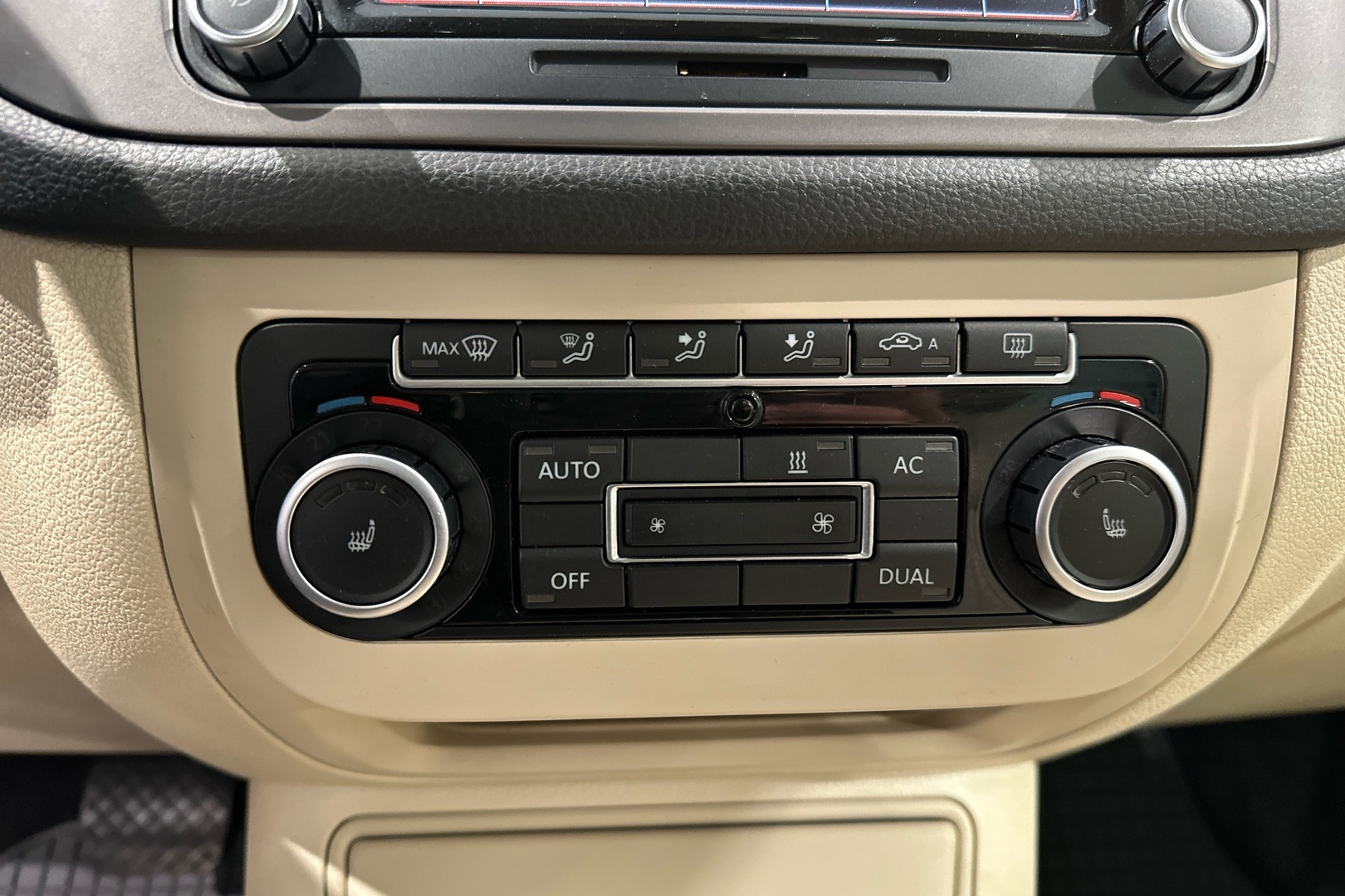 VOLKSWAGEN Tiguan 2010