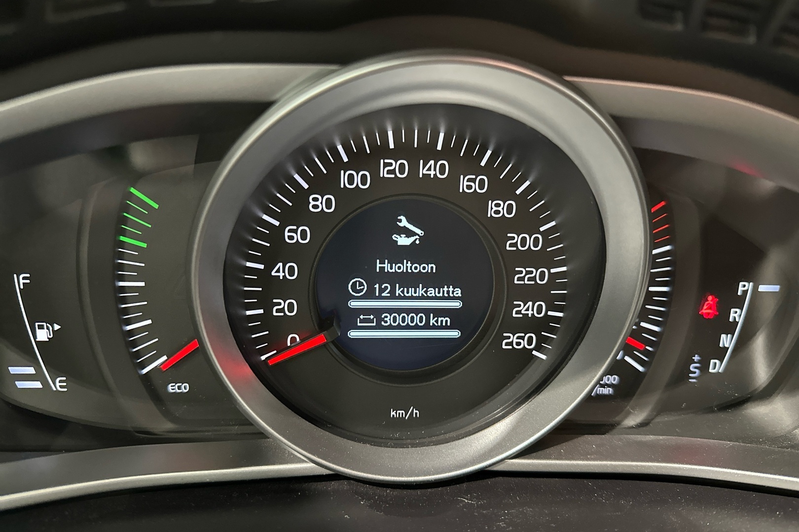 VOLVO V40 2016