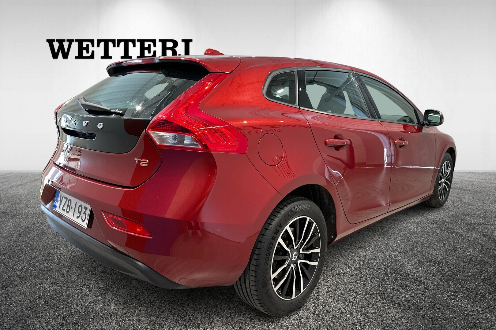 VOLVO V40 2016
