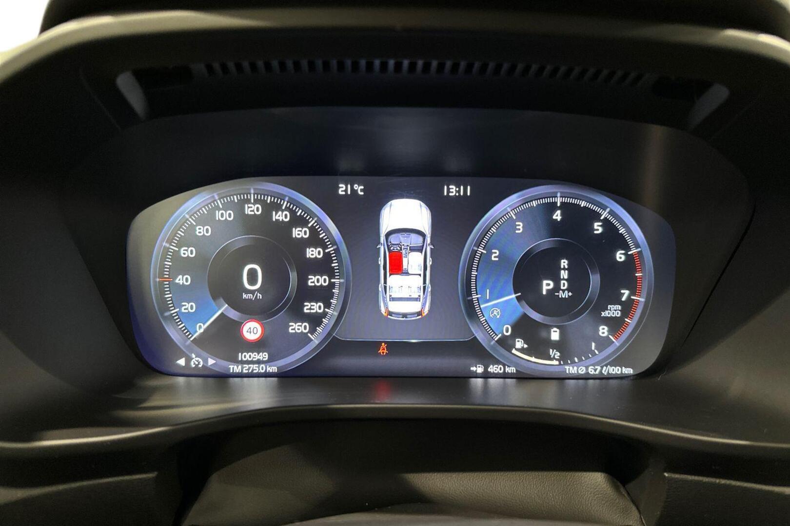 VOLVO XC40 13