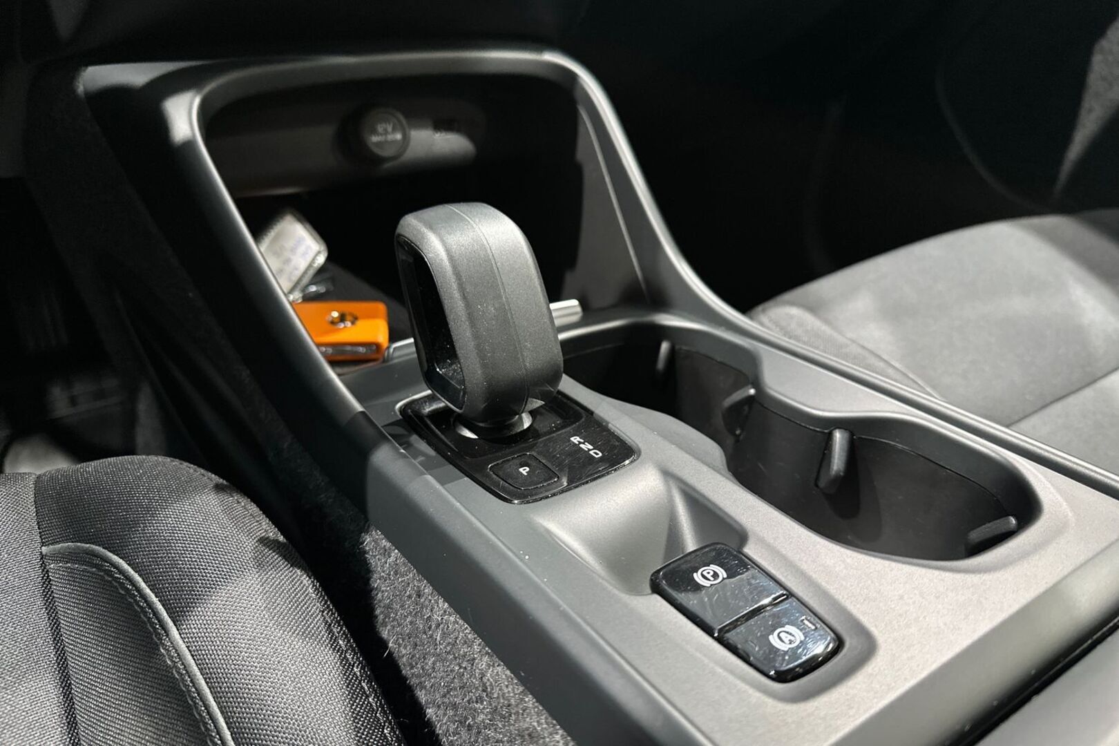 VOLVO XC40 15