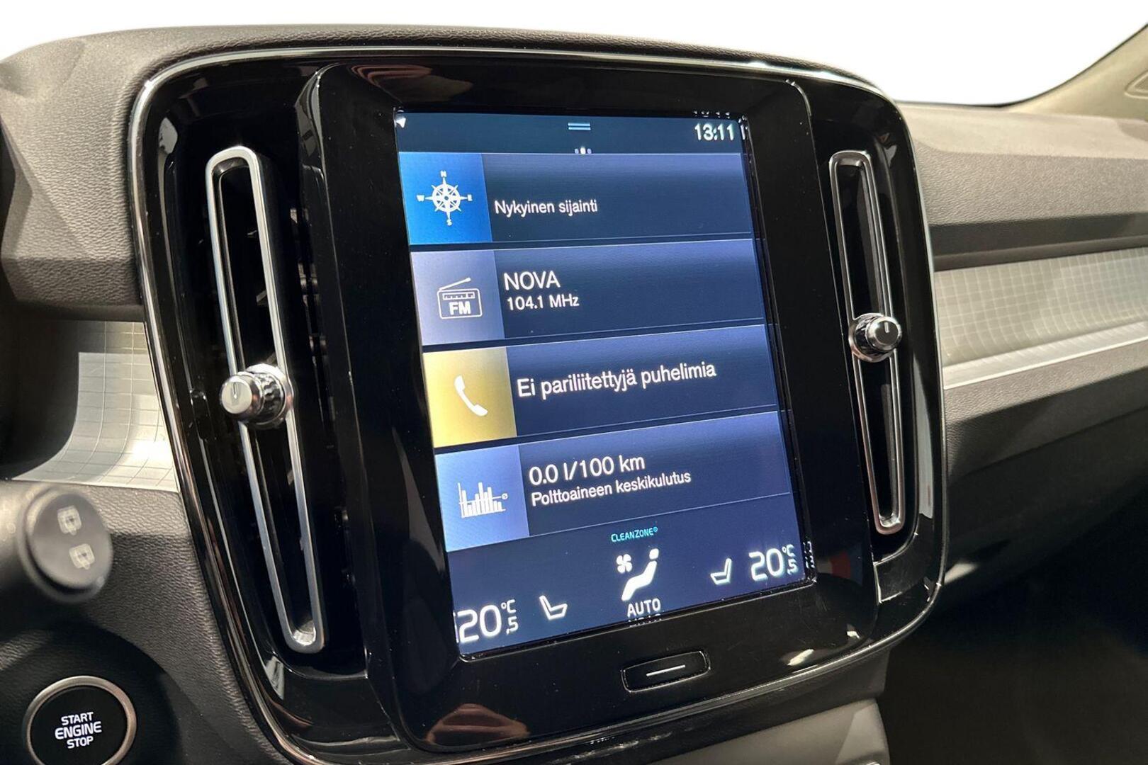 VOLVO XC40 16