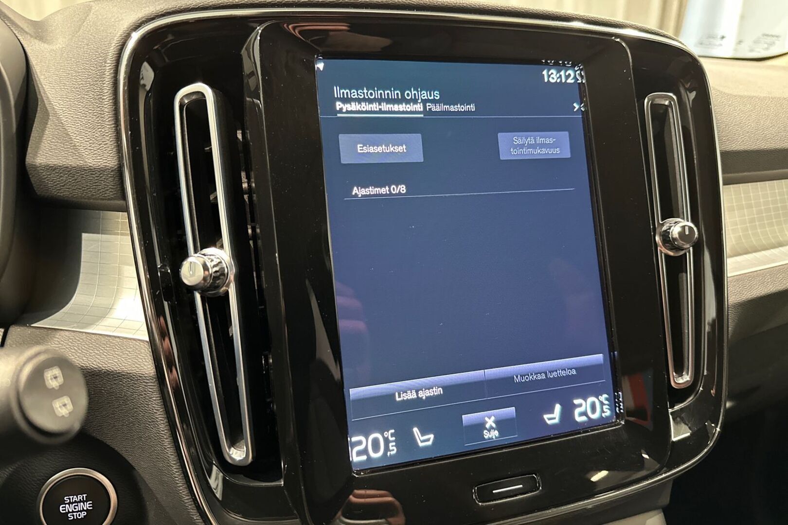 VOLVO XC40 19
