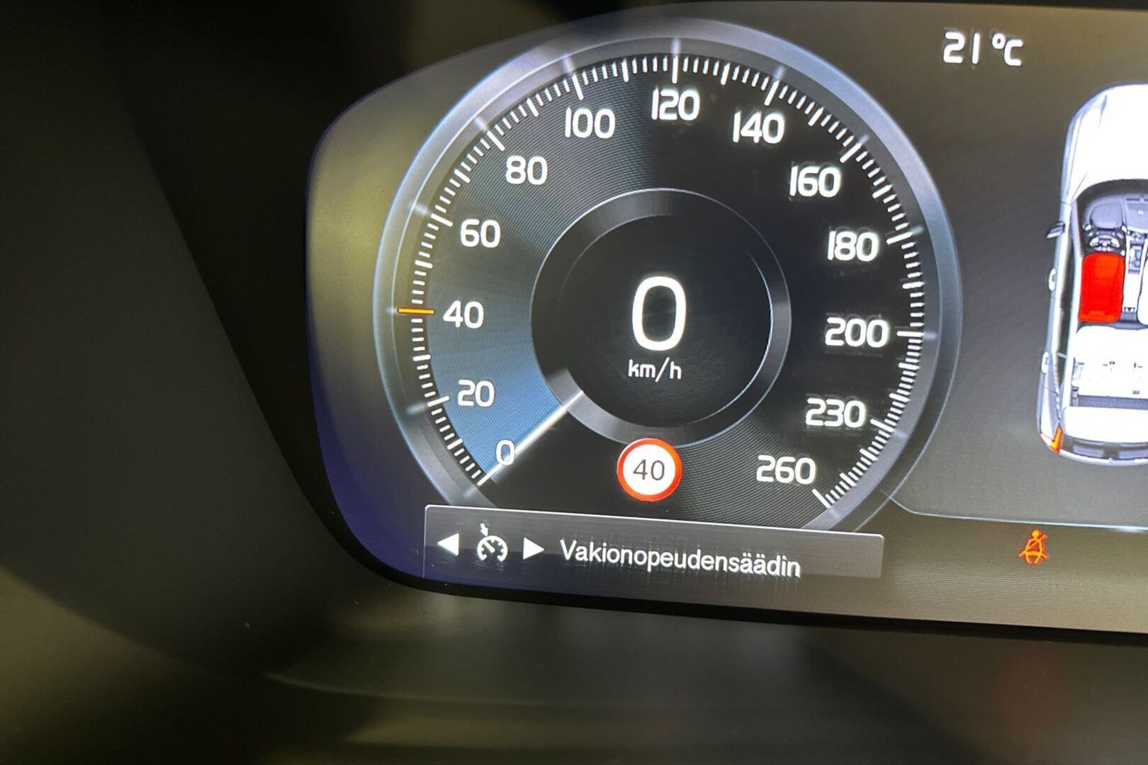 VOLVO XC40 25