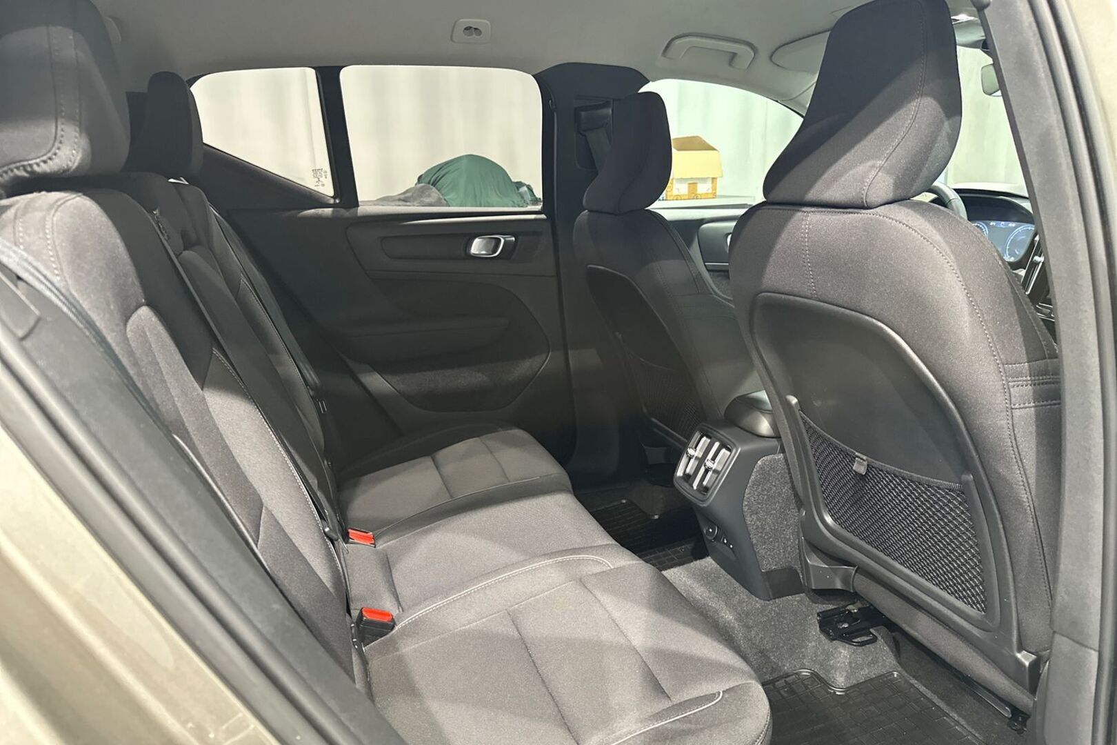VOLVO XC40 27