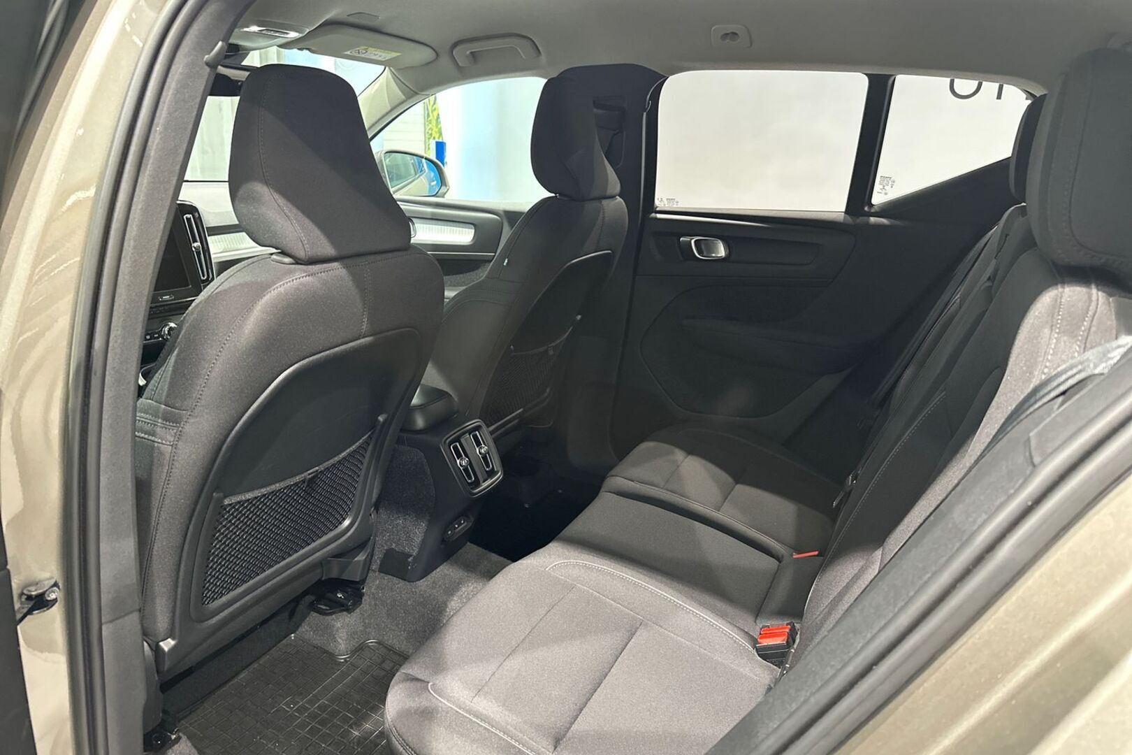 VOLVO XC40 28