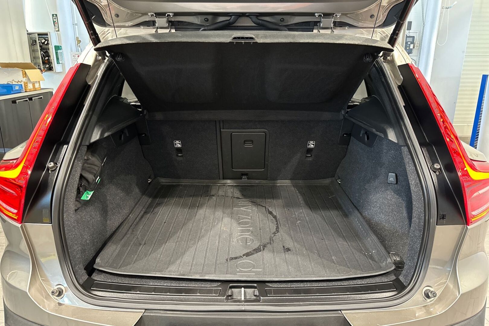 VOLVO XC40 29