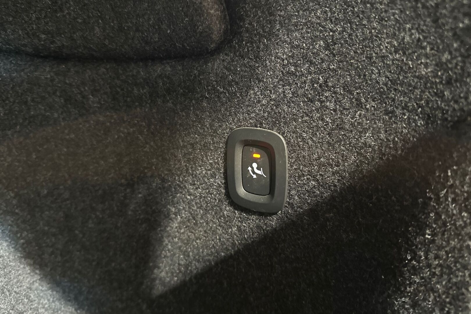 VOLVO XC40 31