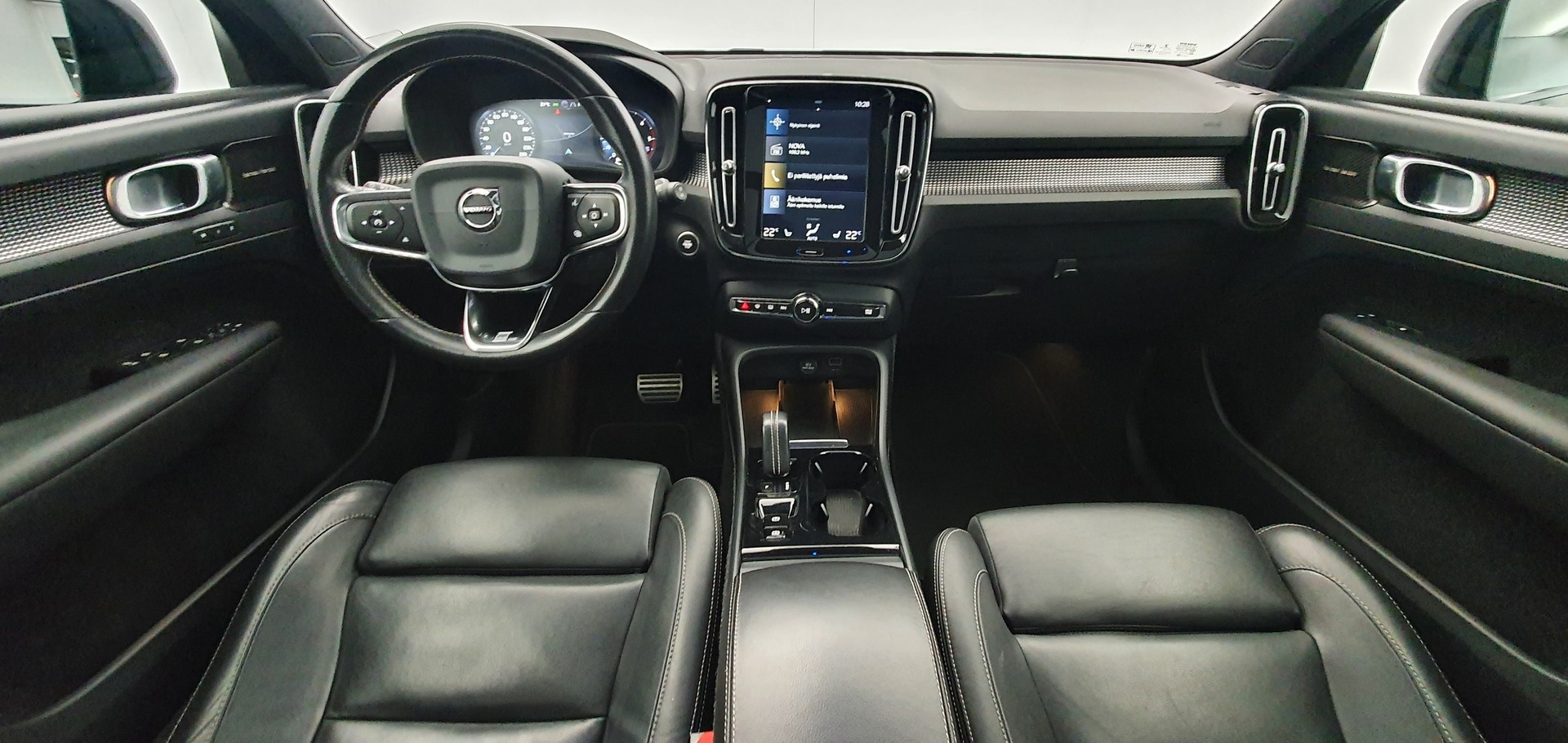 VOLVO XC40 2019