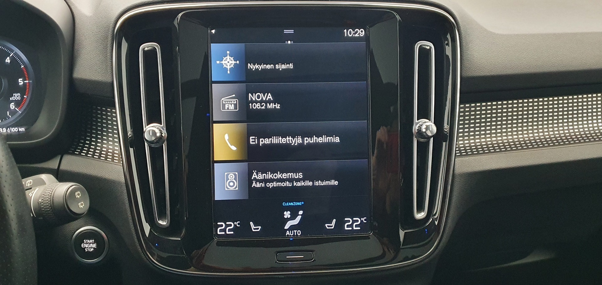 VOLVO XC40 2019