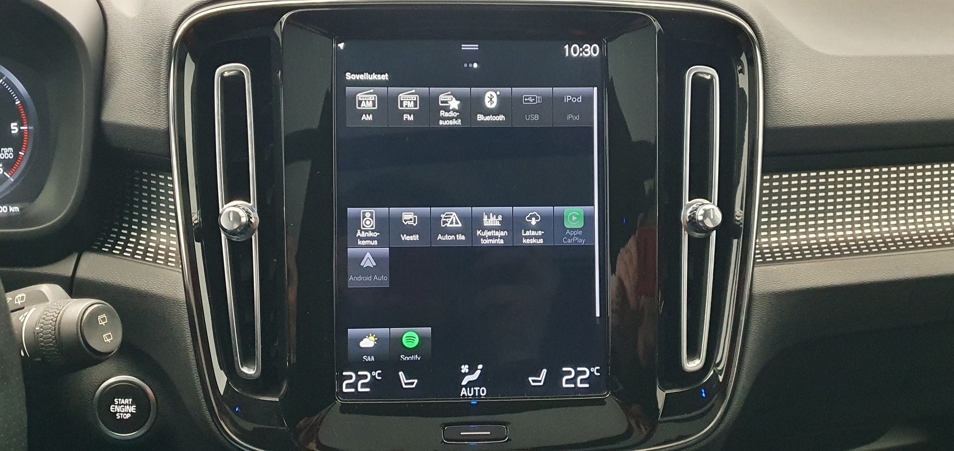VOLVO XC40 2019