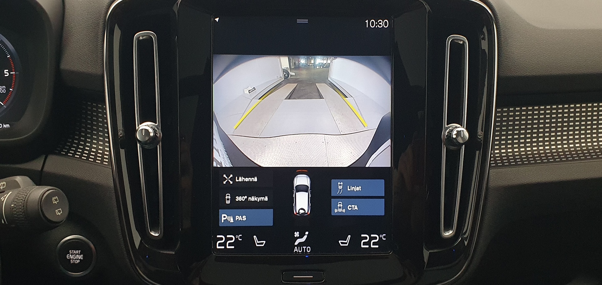 VOLVO XC40 2019