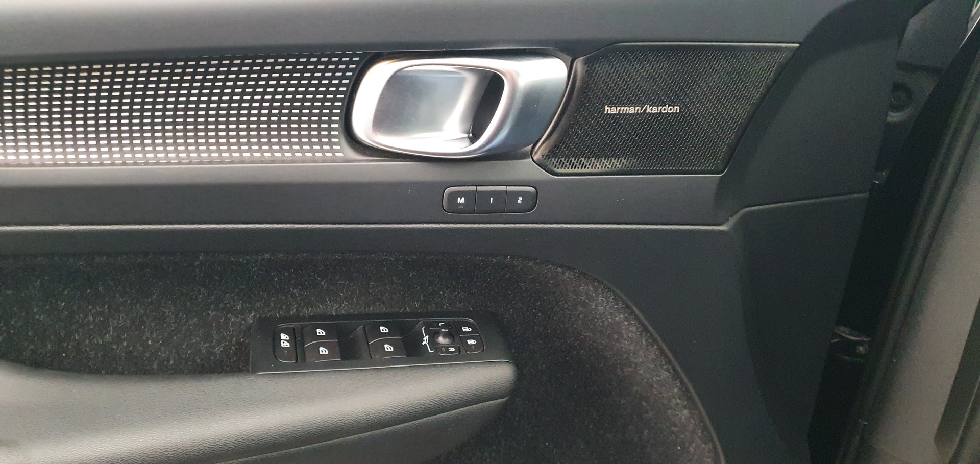 VOLVO XC40 2019