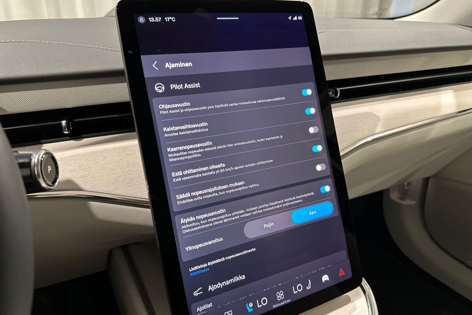 VOLVO ES90 2026