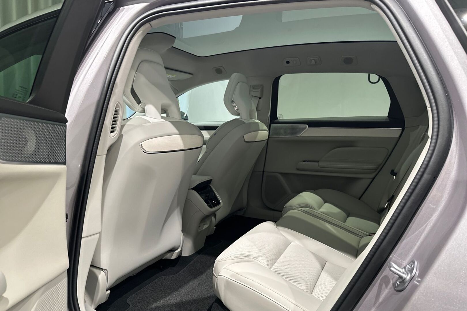 VOLVO ES90 2026