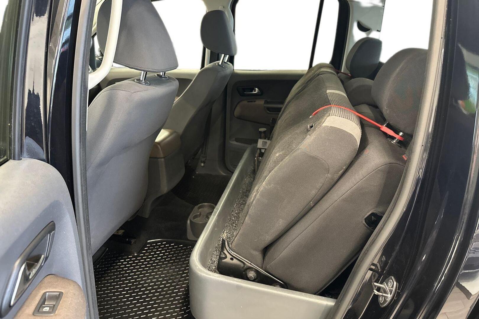 VOLKSWAGEN Amarok 2013