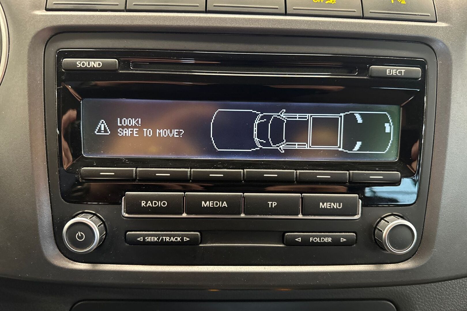 VOLKSWAGEN Amarok 2013