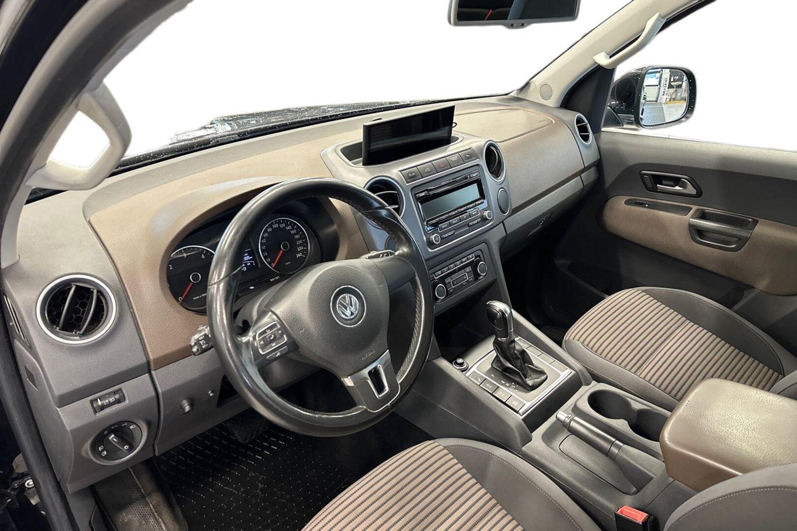 VOLKSWAGEN Amarok 2013
