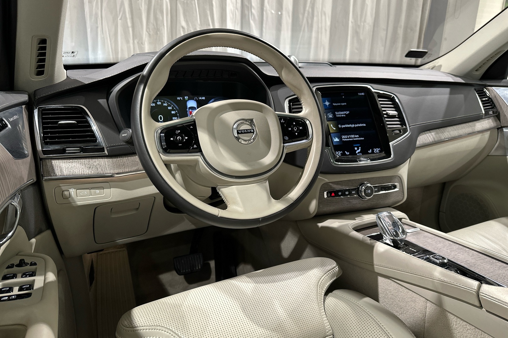 VOLVO XC90 2021