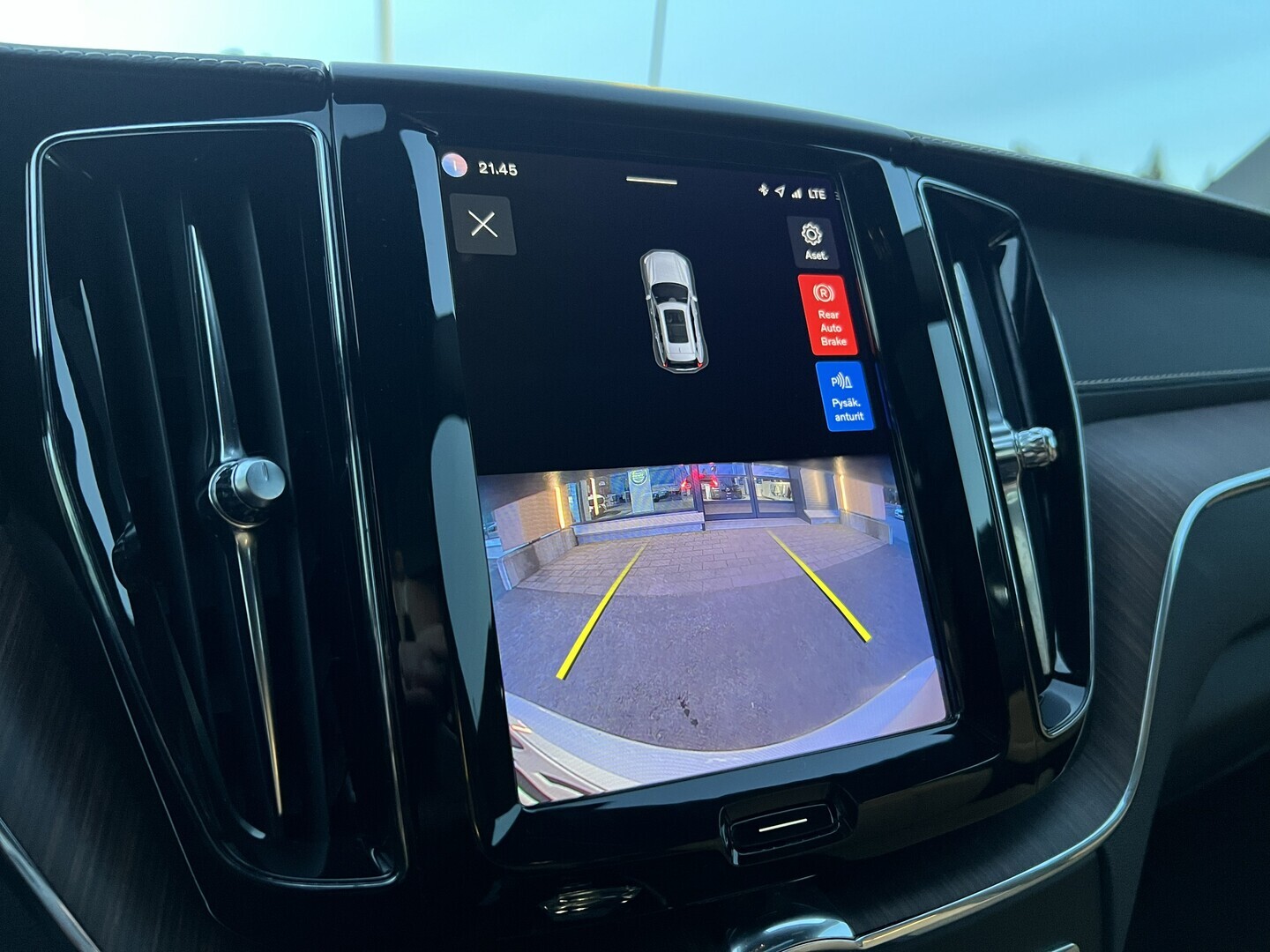 VOLVO XC60 2022