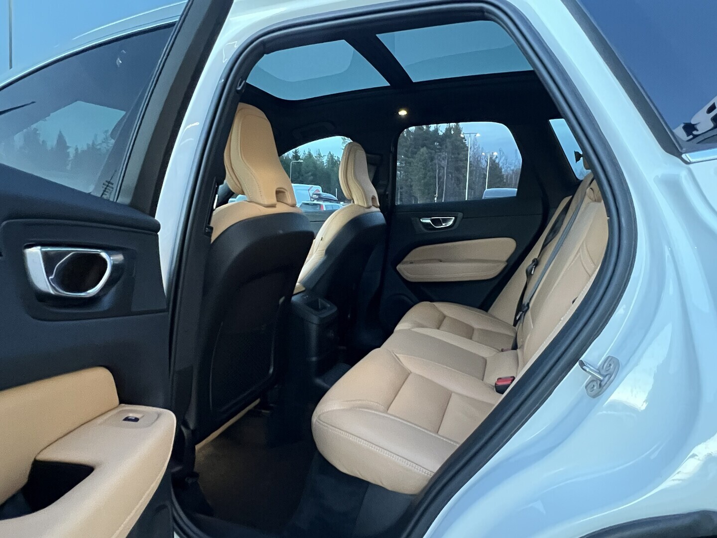 VOLVO XC60 2022