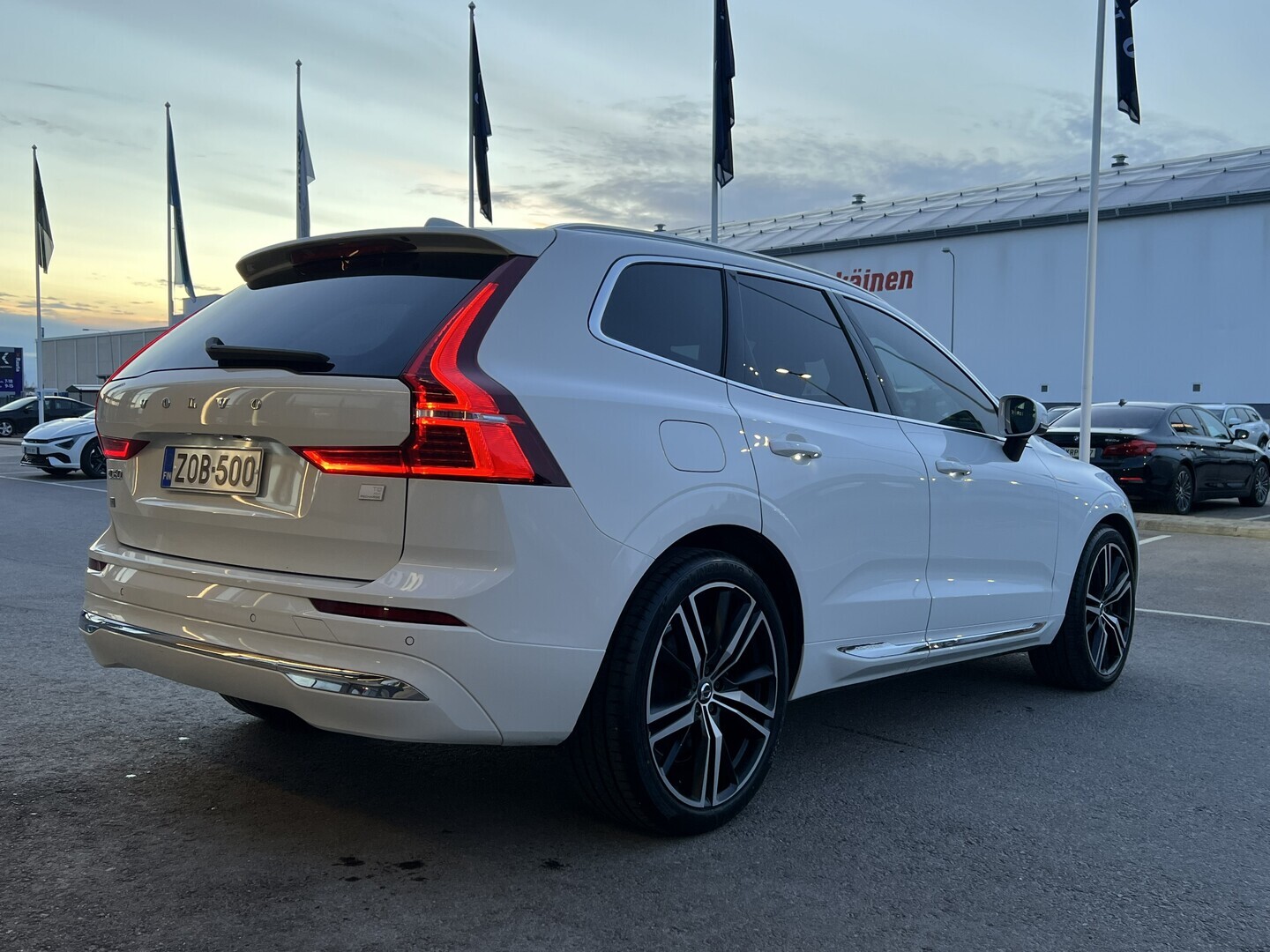 VOLVO XC60 2022