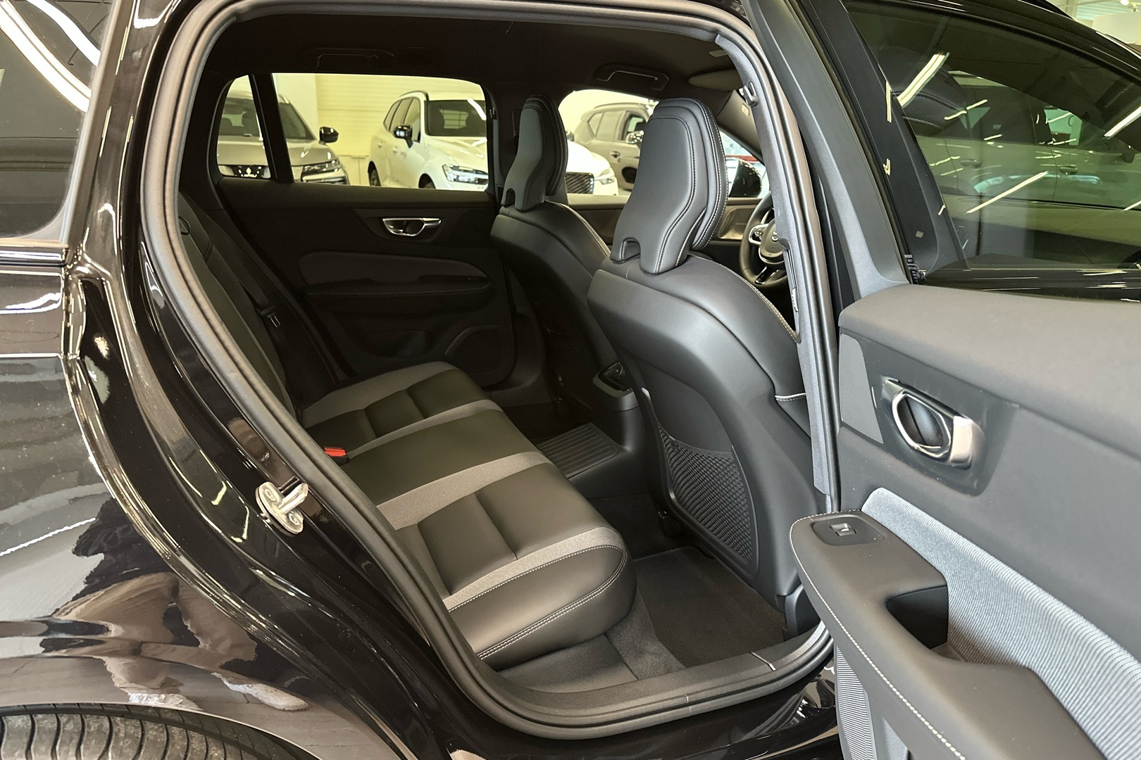 VOLVO V60 17