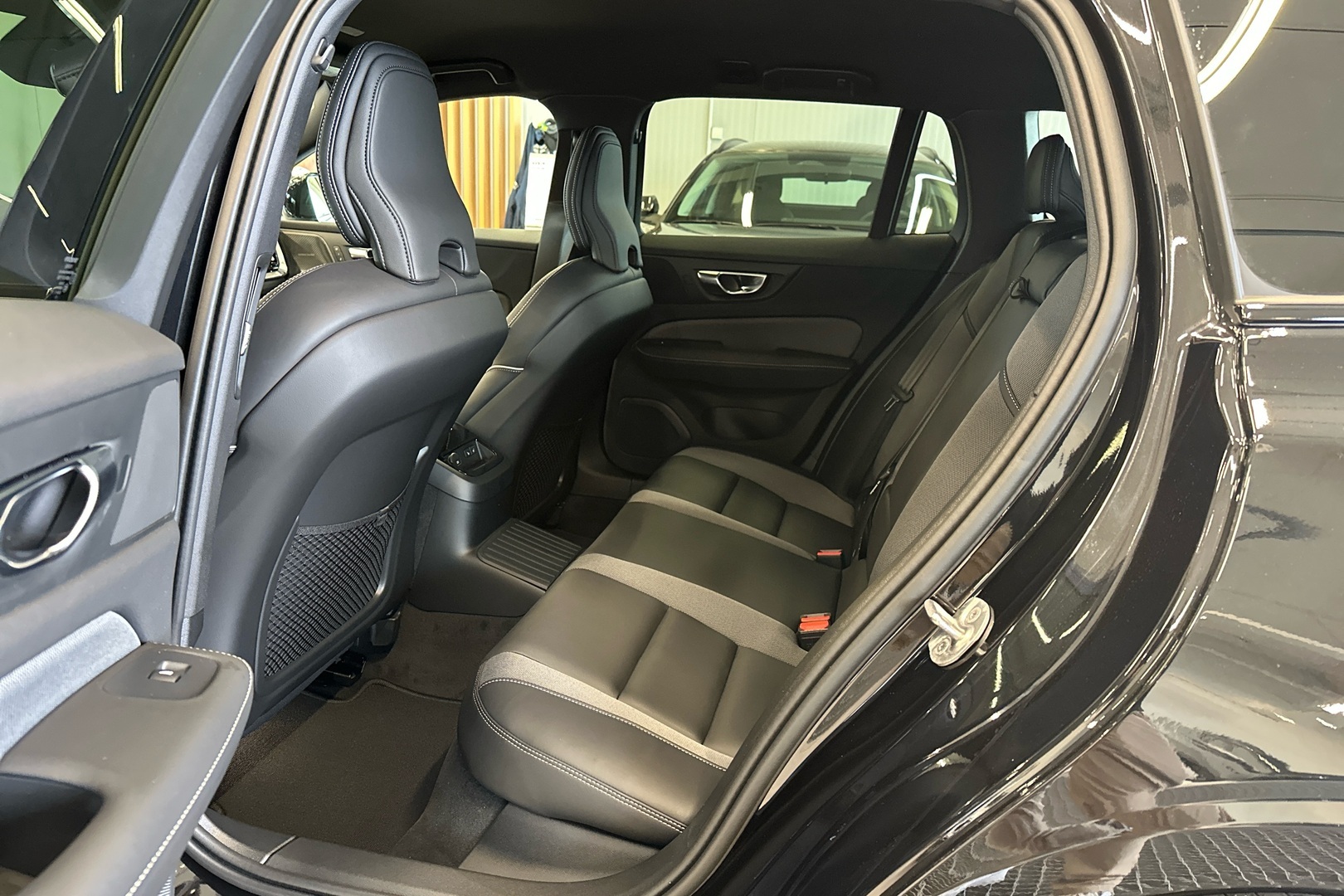 VOLVO V60 19