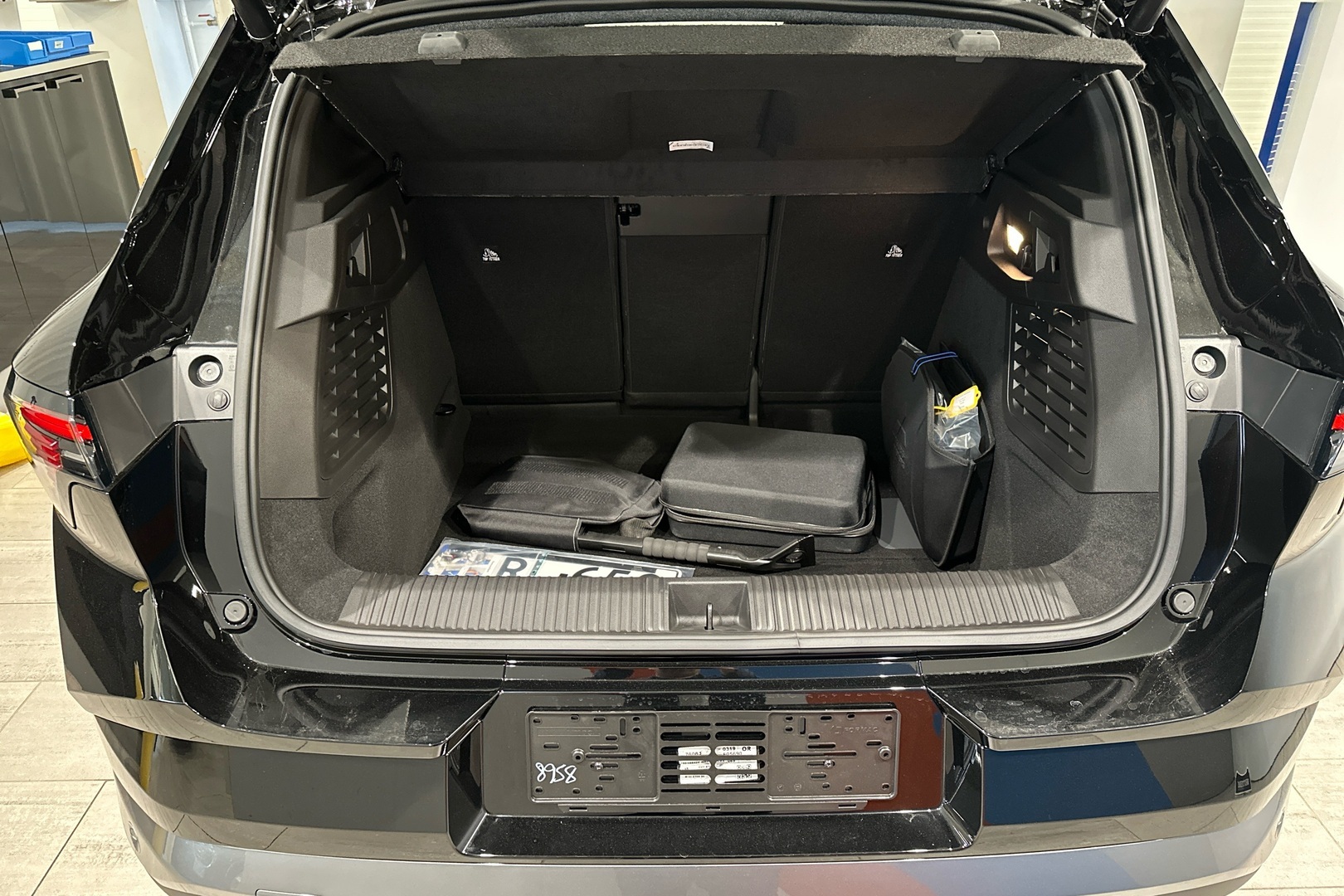 MITSUBISHI Eclipse Cross 8