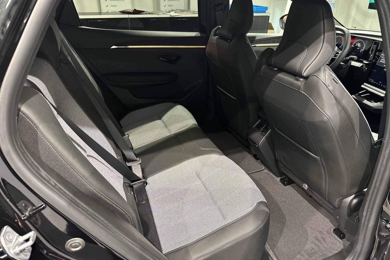 MITSUBISHI Eclipse Cross 9