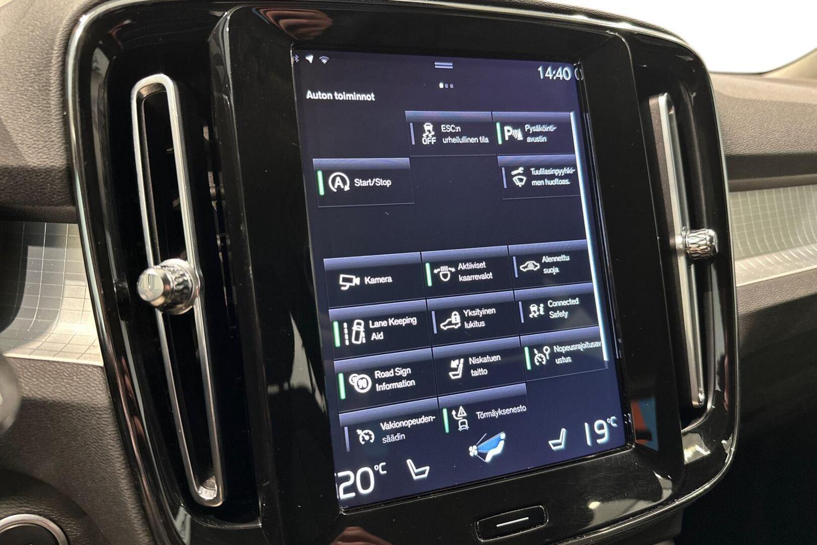 VOLVO XC40 2019