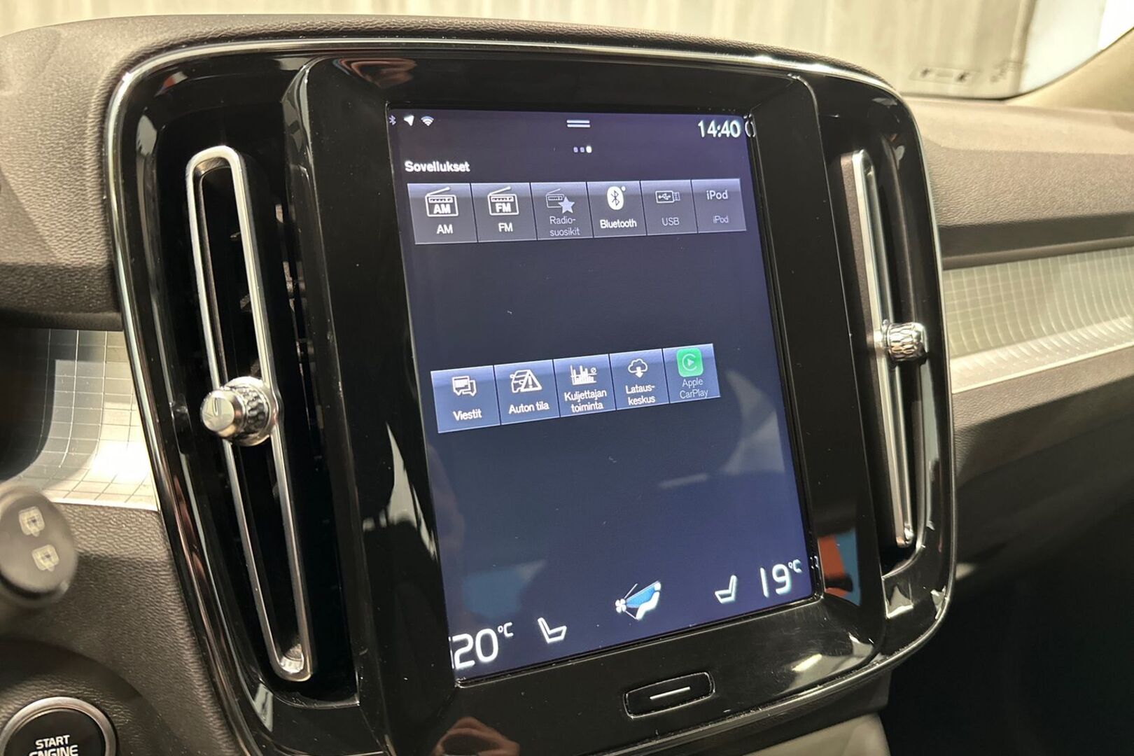VOLVO XC40 2019
