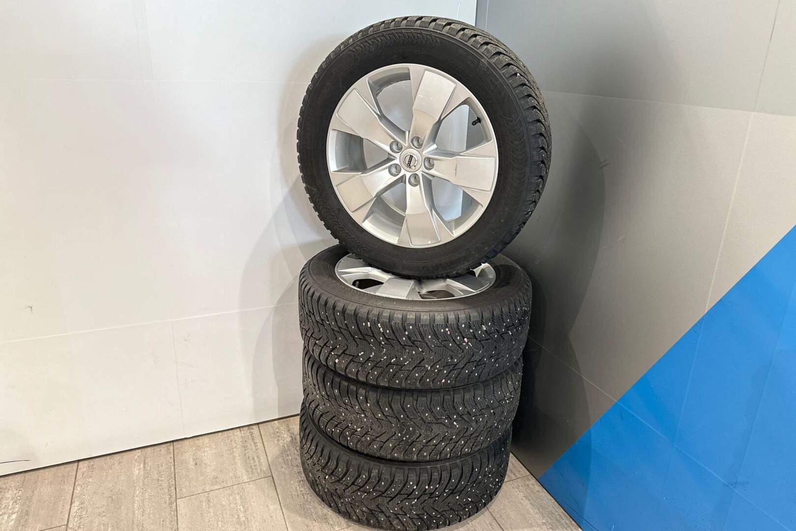 VOLVO XC40 2019