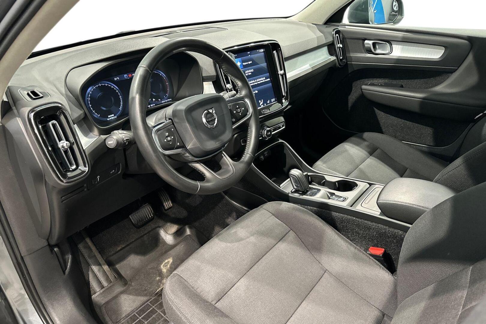 VOLVO XC40 2019