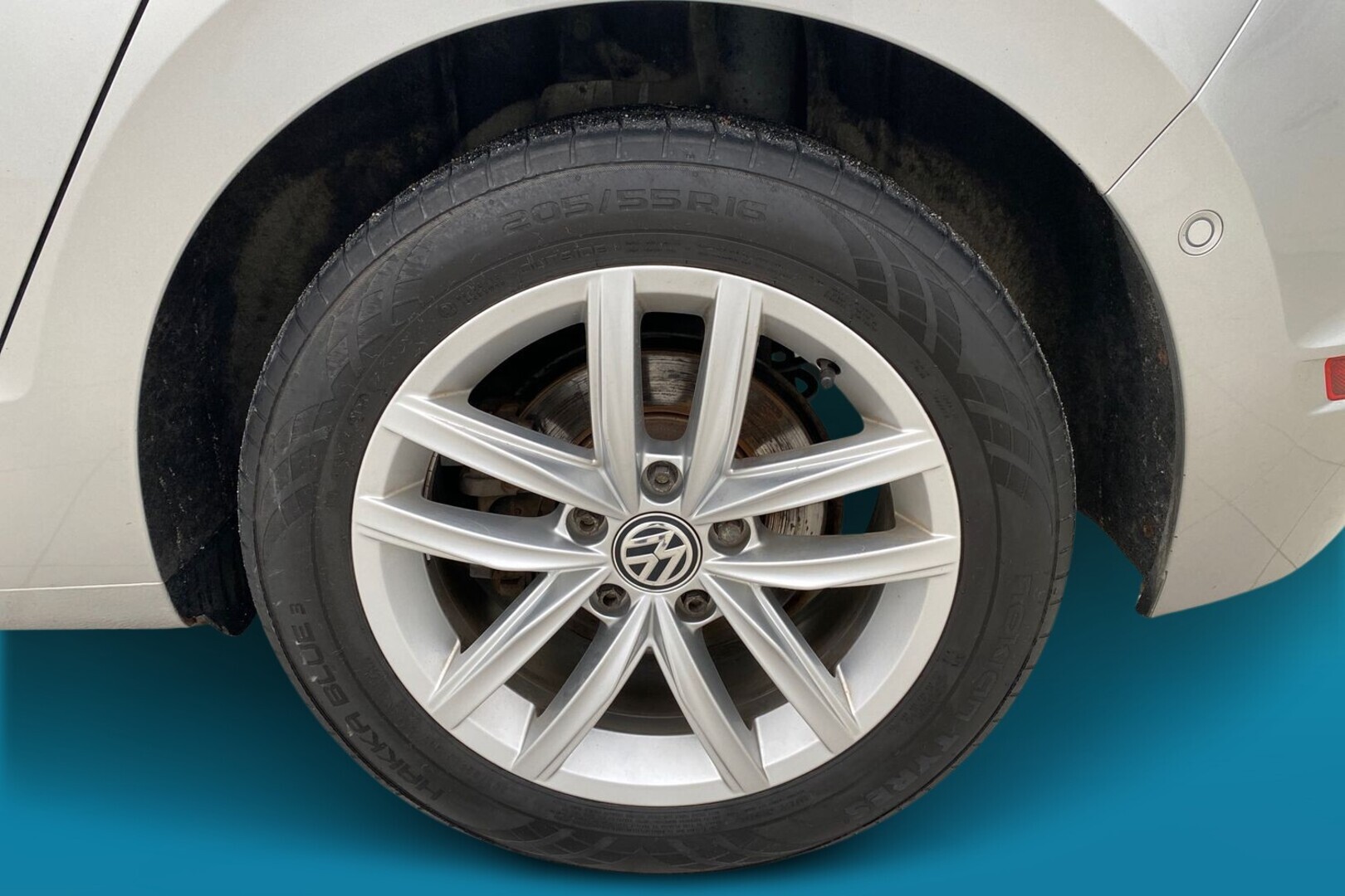 VOLKSWAGEN Golf Sportsvan 13