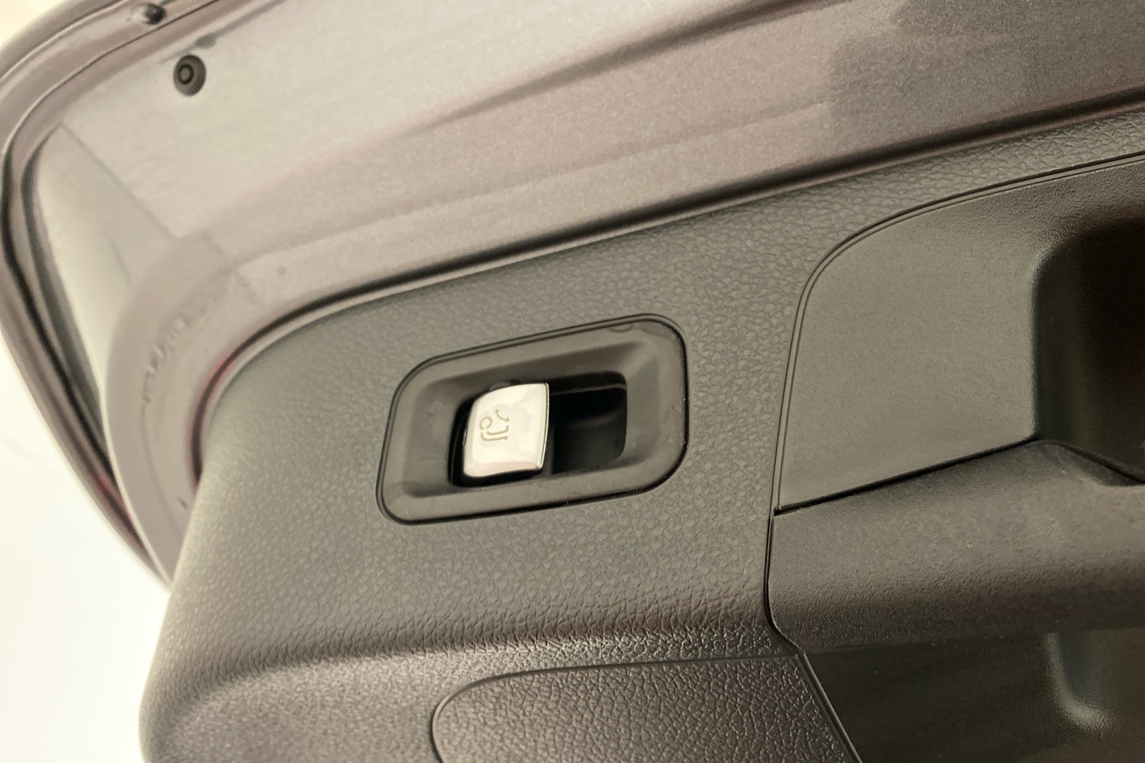 MERCEDES-BENZ EQC 2022