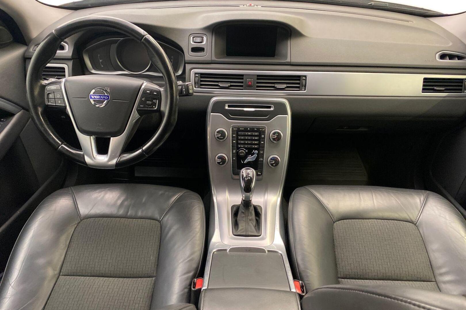 VOLVO V70 2014