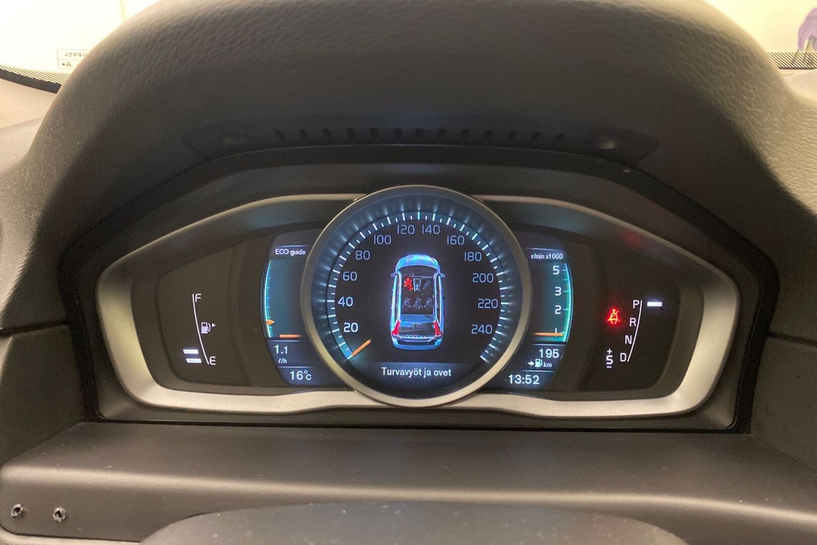 VOLVO V70 2014