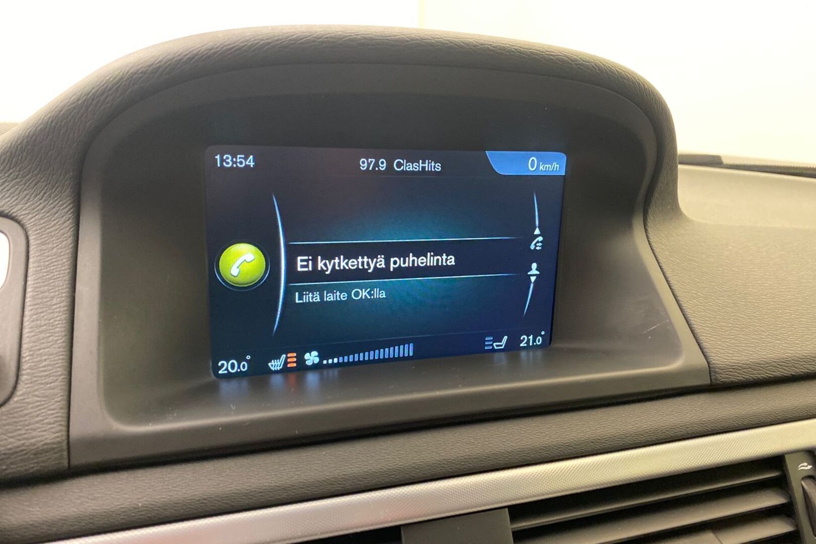 VOLVO V70 2014