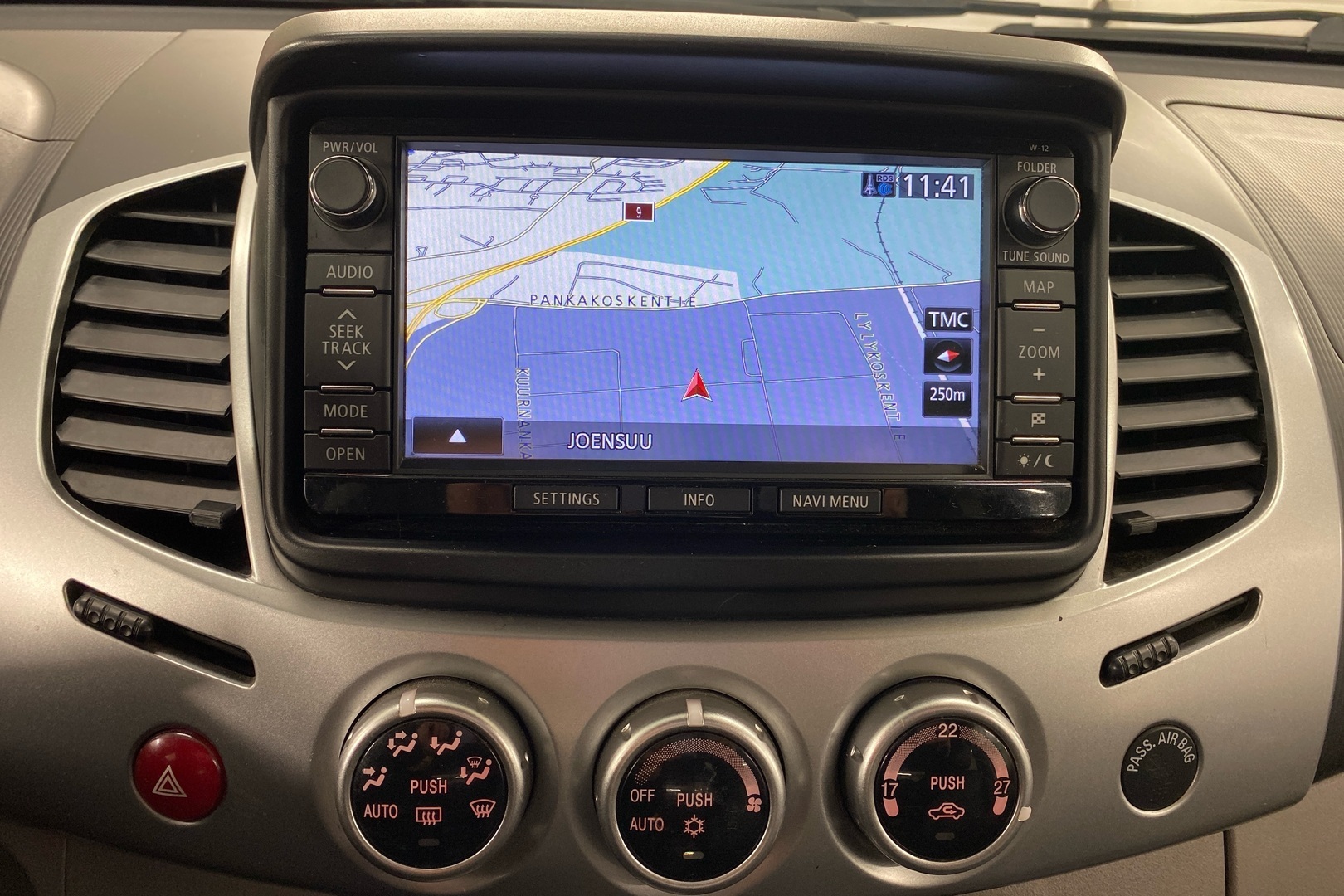 MITSUBISHI L200 2014