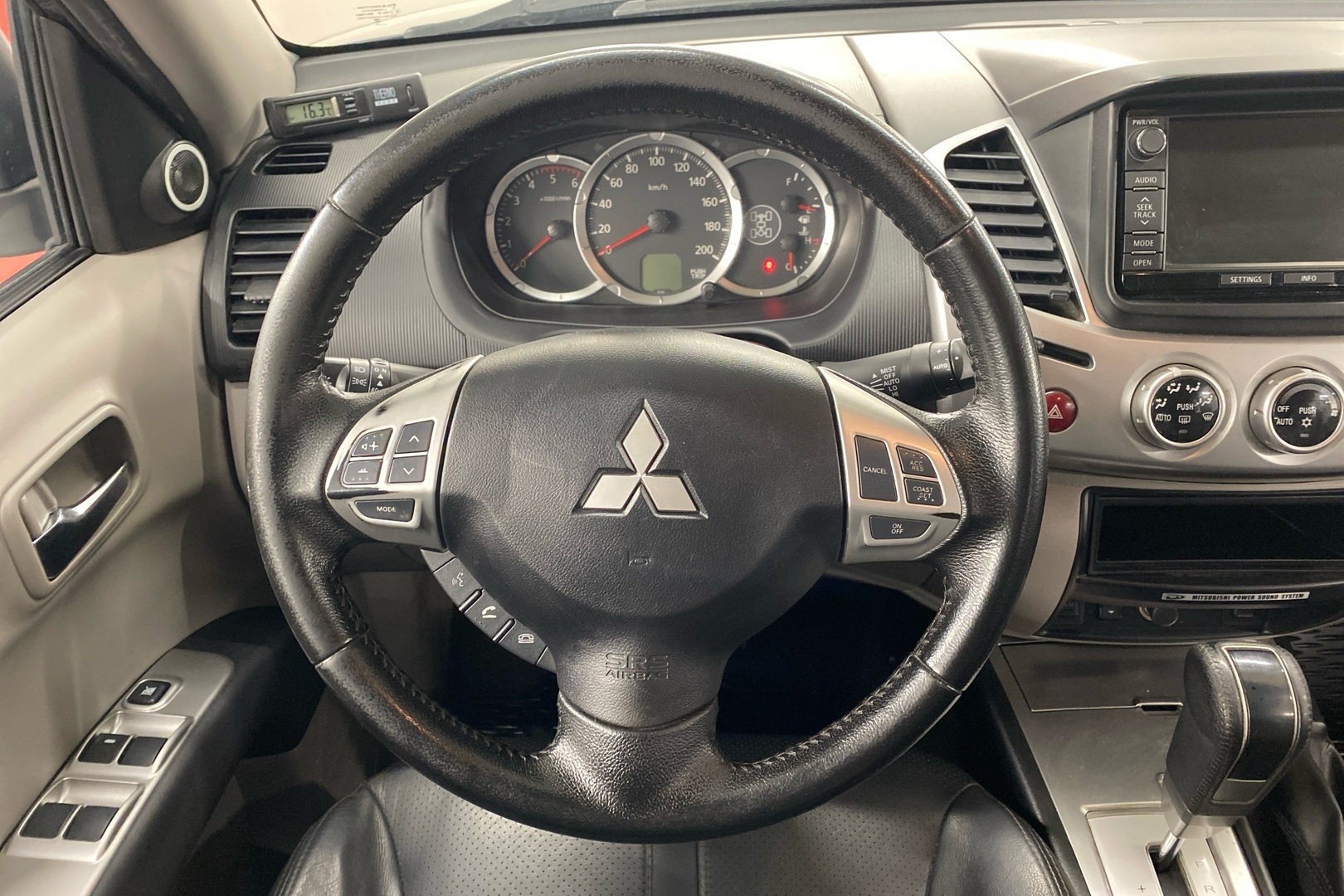 MITSUBISHI L200 2014