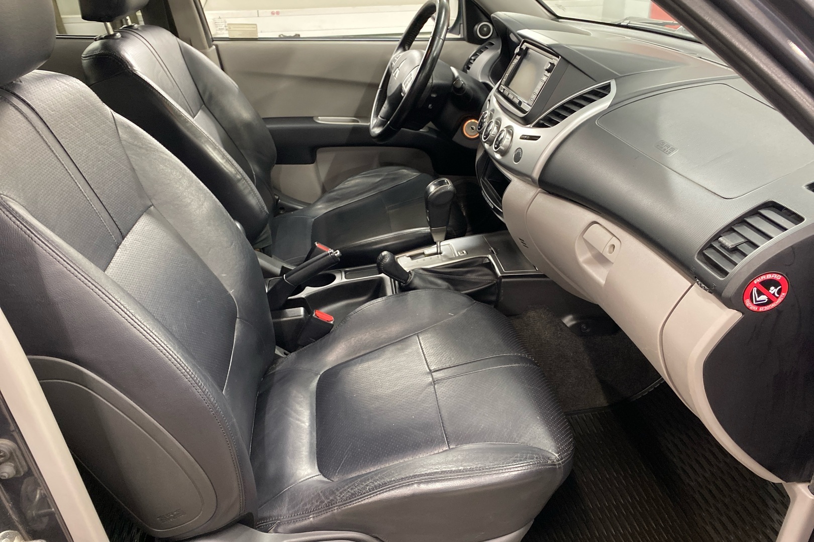 MITSUBISHI L200 2014