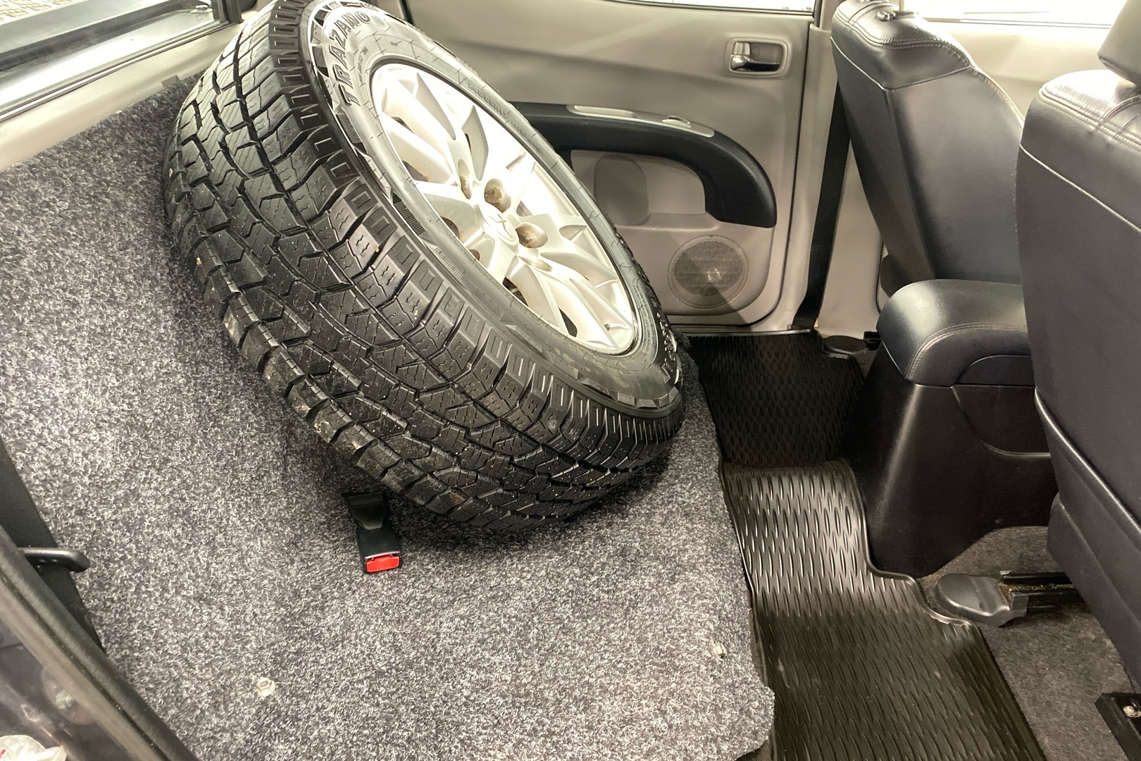 MITSUBISHI L200 2014