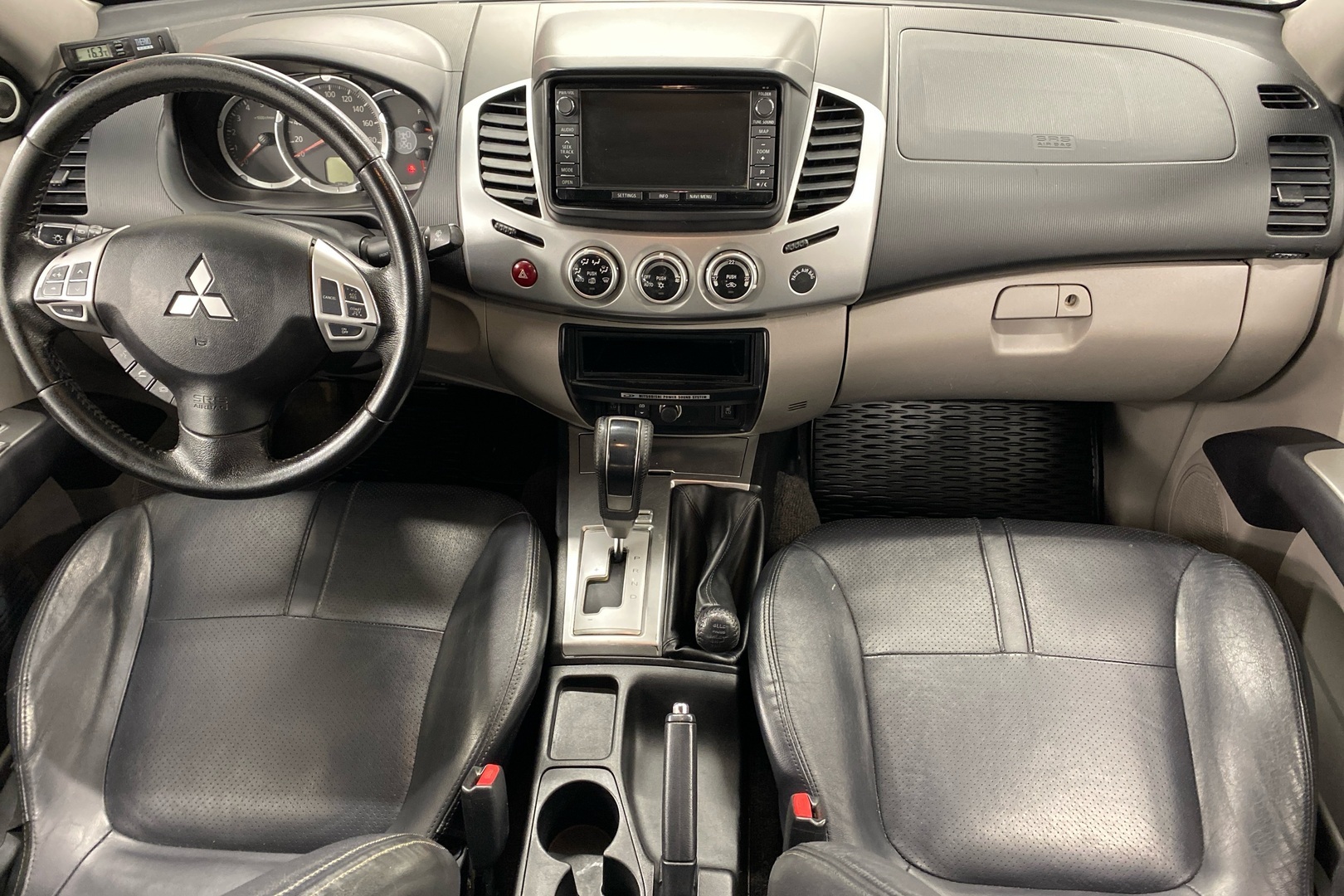 MITSUBISHI L200 2014