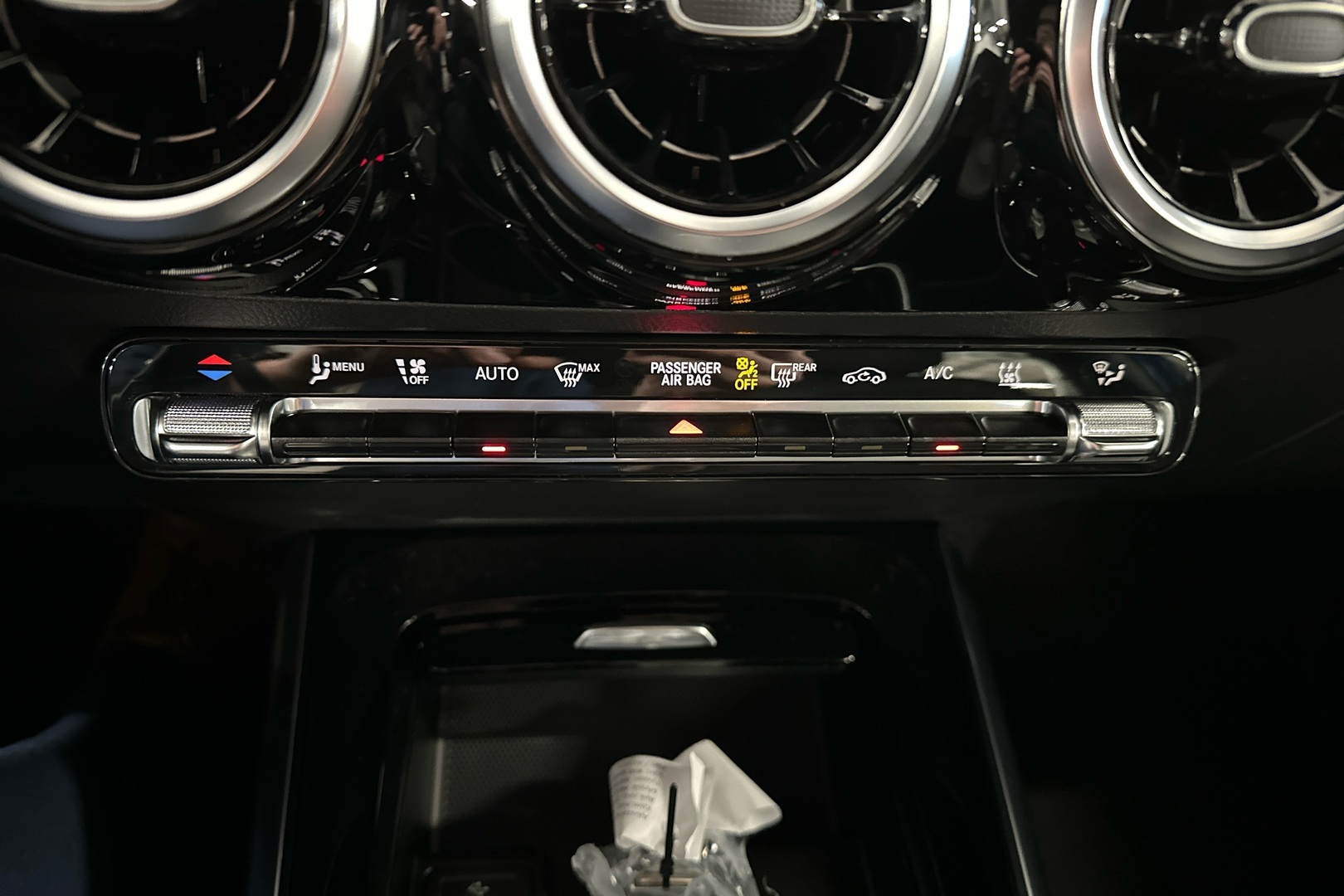 MERCEDES-BENZ GLA 2024