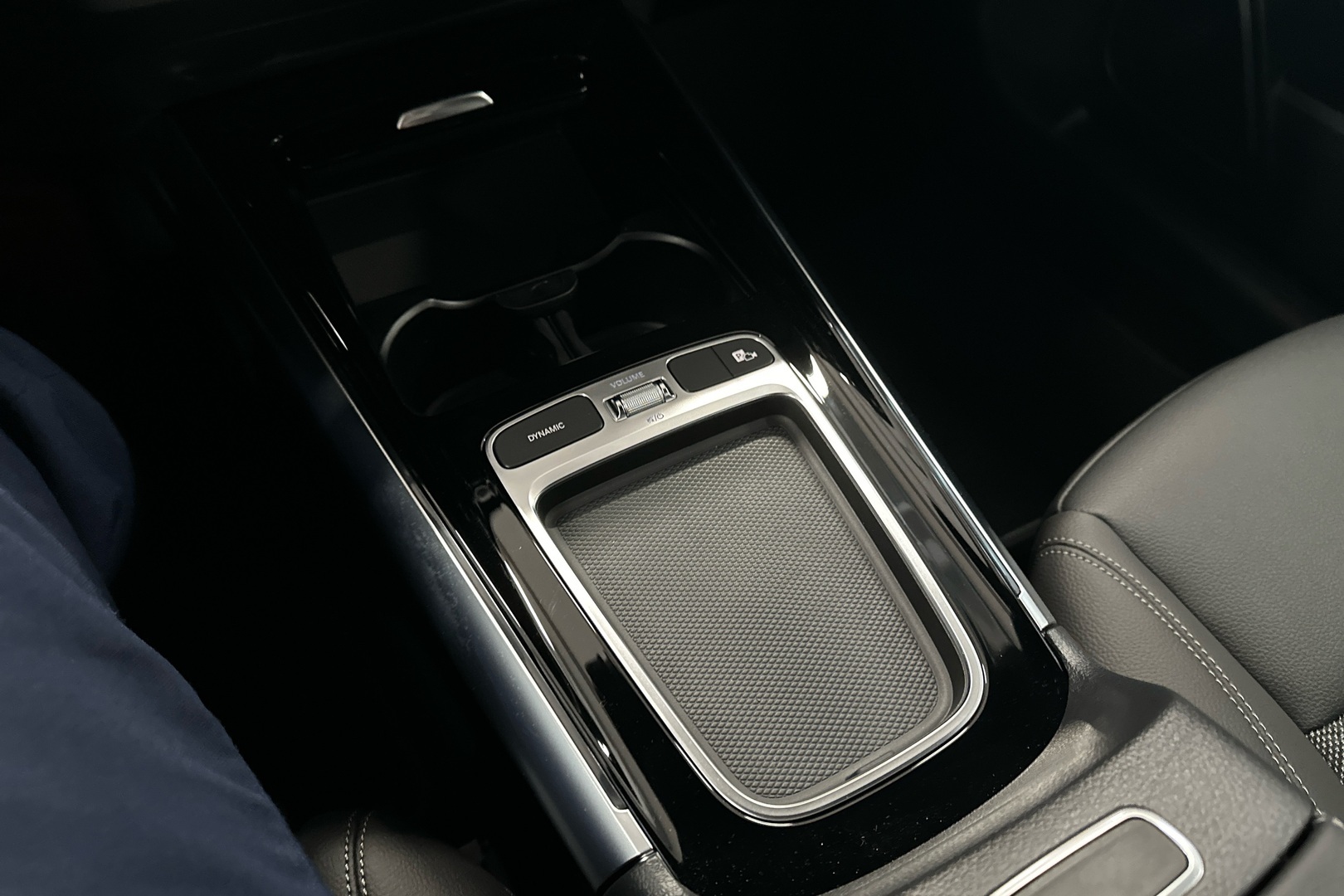 MERCEDES-BENZ GLA 2024