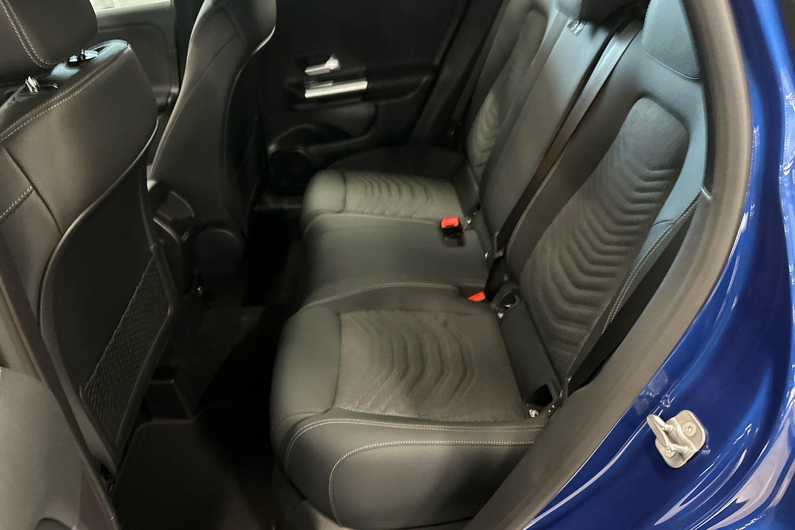 MERCEDES-BENZ GLA 2024