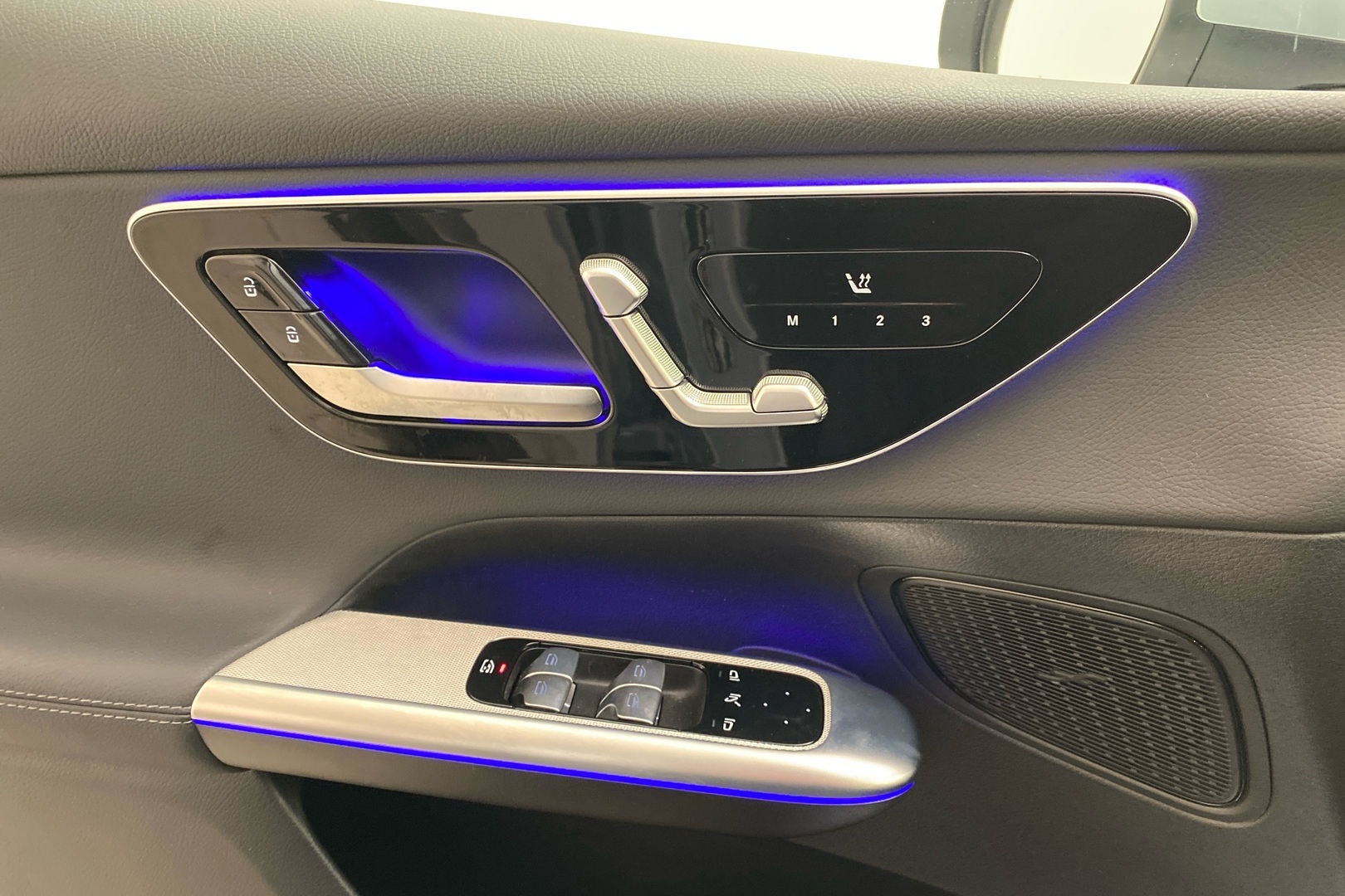 MERCEDES-BENZ GLC 2025